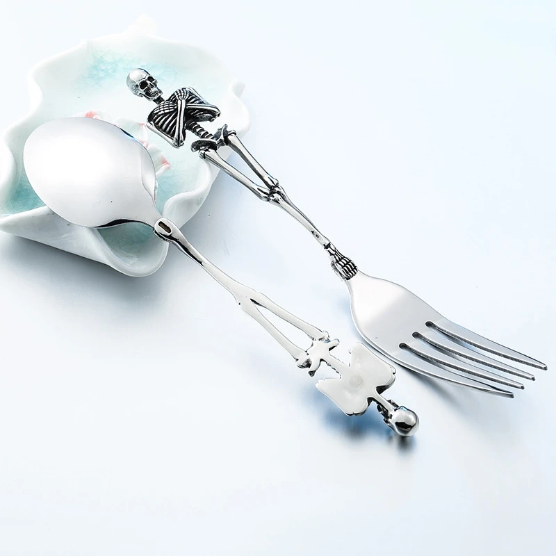 Titanium Steel Spoon Fork Tableware Skeleton Skull Stainless Steel Black Silver Dinner Skull Flatware Spoons kitchen tools
Titanium Steel Spoon Fork Tableware Skeleton Skull Stainless Steel Black Silver Dinner Skull Flatware Spoons kitchen tools