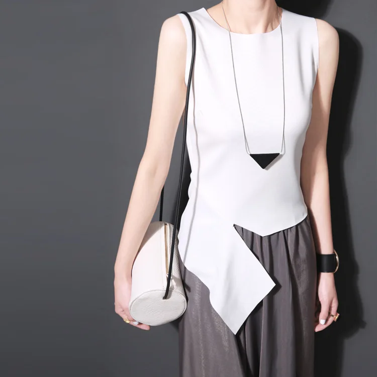 2019 summer new European and American fashion ultra-loose sexy sling irregular bottoming shirt T-shirt blouse
2019 summer new European and American fashion ultra-loose sexy sling irregular bottoming shirt T-shirt blouse
