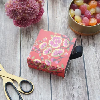 8.5*8.5*3.5CM Chinese Lucy red flower pattern 10 set Chocolate Paper Box valentine Christmas Birthday Gifts Packing
8.5*8.5*3.5CM Chinese Lucy red flower pattern 10 set Chocolate Paper Box valentine Christmas Birthday Gifts Packing
