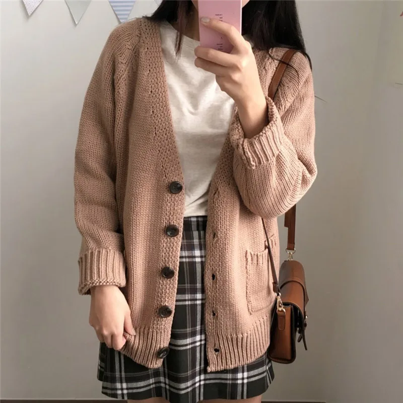 New women 's autumn and winter simple retro thick loose long sleeved buttons knit cardigan sweater for girls
New women 's autumn and winter simple retro thick loose long sleeved buttons knit cardigan sweater for girls