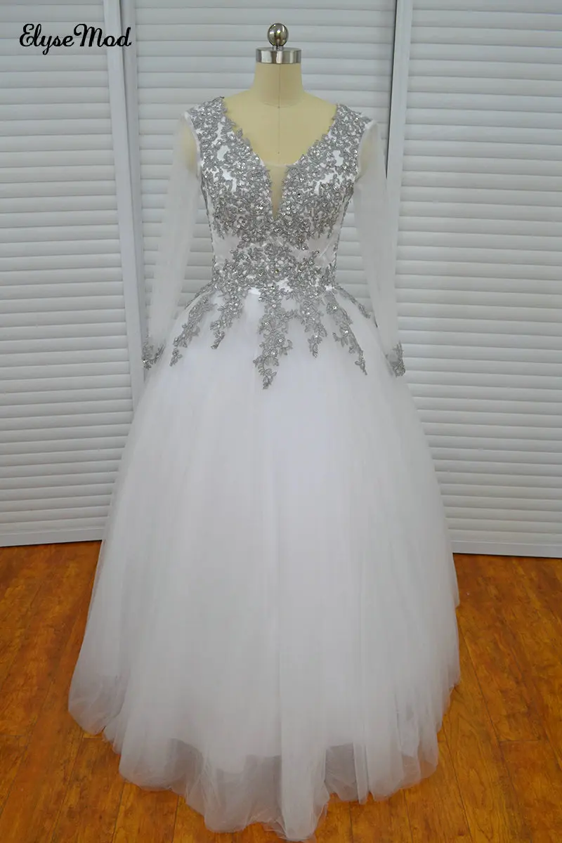 Wedding Dress New 2018 Ball Gowns V-Neck Long Sleeves Lace Silver Appliques Real Image Noiva Bridal Gown
Wedding Dress New 2018 Ball Gowns V-Neck Long Sleeves Lace Silver Appliques Real Image Noiva Bridal Gown