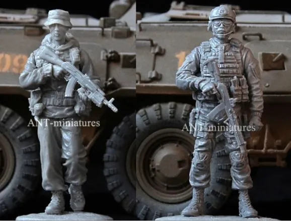 1/35 scale Modern Warfare Russian Special Forces 2 people miniatures WWII Resin Model Kit Free Shipping
1/35 scale Modern Warfare Russian Special Forces 2 people miniatures WWII Resin Model Kit Free Shipping
