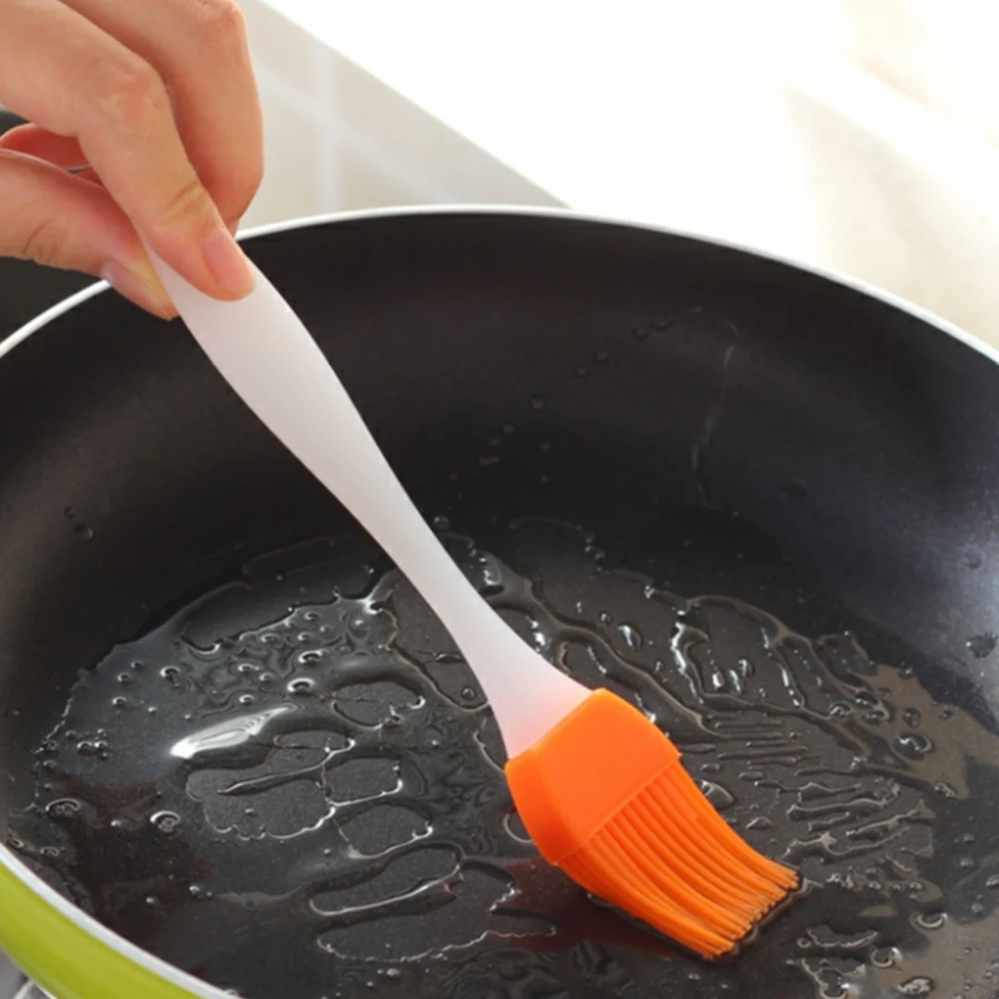 Hot Multi Color Silicone Basting Pastry Brush Oil Brushes For Cake Bread Butter Baking Tools Safety BBQ Barbeque Brush 21*3cm
Hot Multi Color Silicone Basting Pastry Brush Oil Brushes For Cake Bread Butter Baking Tools Safety BBQ Barbeque Brush 21*3cm