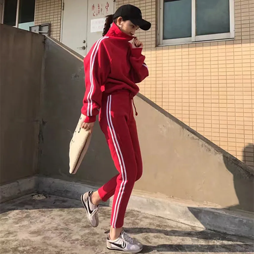2016 Blends Full Set 2017 Spring New Leisure Suit Female High-necked Long Sleeve Side Striped Shirt + Casual Pants 2 Pieces
2016 Blends Full Set 2017 Spring New Leisure Suit Female High-necked Long Sleeve Side Striped Shirt + Casual Pants 2 Pieces