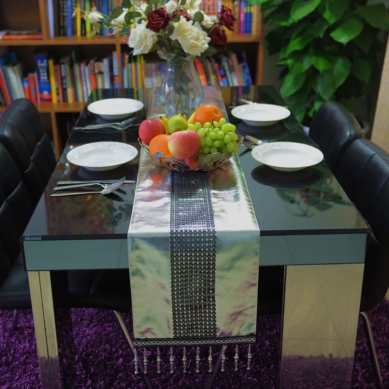 New Luxury Simple modern Gift Silver Pu drill Runner table mat bed runner PU Dinner Dec wholesale
New Luxury Simple modern Gift Silver Pu drill Runner table mat bed runner PU Dinner Dec wholesale