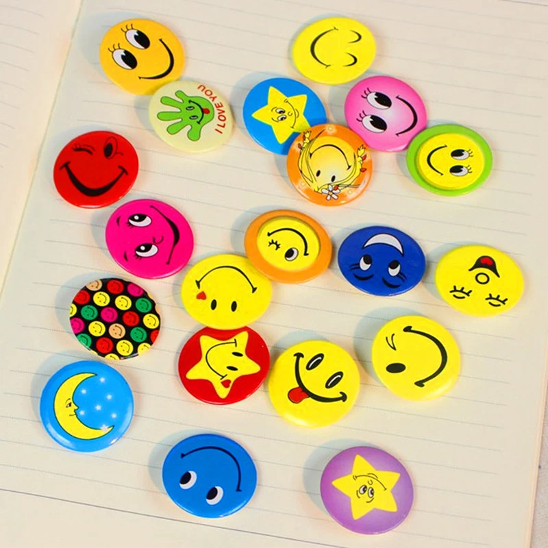 Hot Random Cute Smiling Face Women Brooches Cute Multicolor Girl Cartoon Brooches Badge Clothing Decoration Dropshipping
Hot Random Cute Smiling Face Women Brooches Cute Multicolor Girl Cartoon Brooches Badge Clothing Decoration Dropshipping