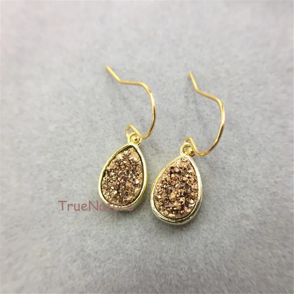 Latest Titanium Jewelry Gold Druzy Crystal Dagger Gold Electroplated Water Drop Charm Earring In 12x8 mm ER5146
Latest Titanium Jewelry Gold Druzy Crystal Dagger Gold Electroplated Water Drop Charm Earring In 12x8 mm ER5146