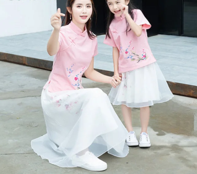 Chinese Hanfu Cotten Family Matching Clothes Mother Daughter Embroidered Elegant Dresses Vintage Style Short Sleeve Dresses Z828 
Chinese Hanfu Cotten Family Matching Clothes Mother Daughter Embroidered Elegant Dresses Vintage Style Short Sleeve Dresses Z828