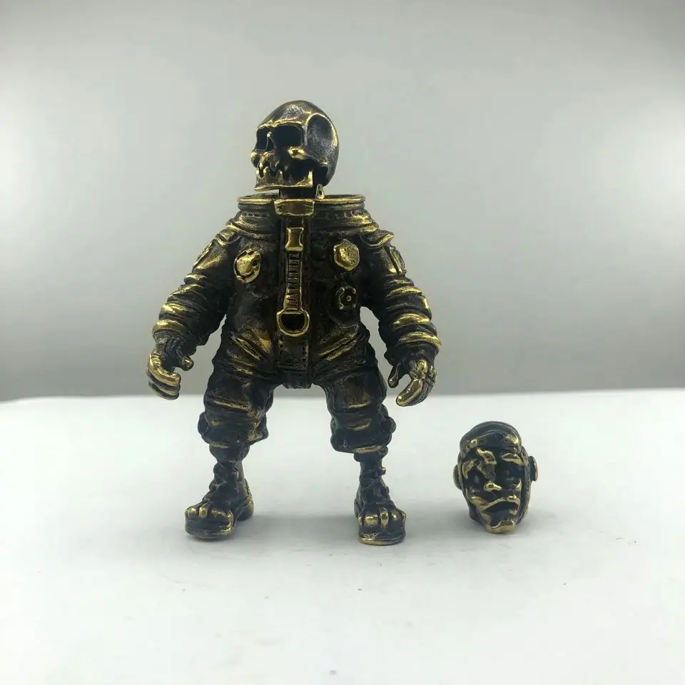 Solid Brass Cosmonaut Skull Art Figurines Calligraphy Paperweight for Writing Panting Sumi Drawing Accessory
Solid Brass Cosmonaut Skull Art Figurines Calligraphy Paperweight for Writing Panting Sumi Drawing Accessory