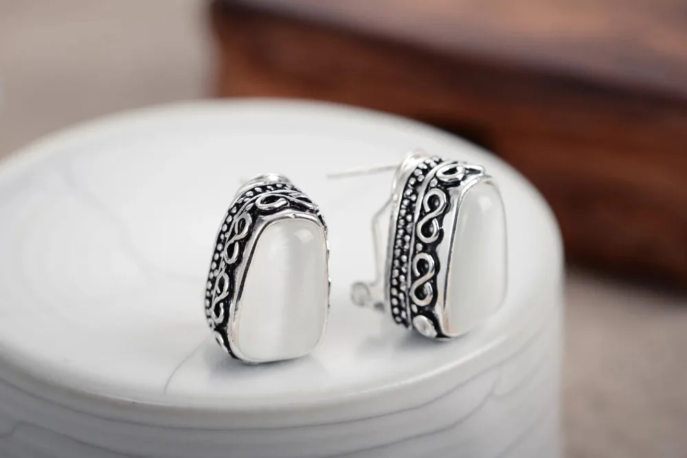 VINTAGE 925 STERLING SILVER BLUE SAND STONE MARCASITE STUD EARRINGS 13X11MM Natural stone bread Earing big 925 silver earrings
VINTAGE 925 STERLING SILVER BLUE SAND STONE MARCASITE STUD EARRINGS 13X11MM Natural stone bread Earing big 925 silver earrings