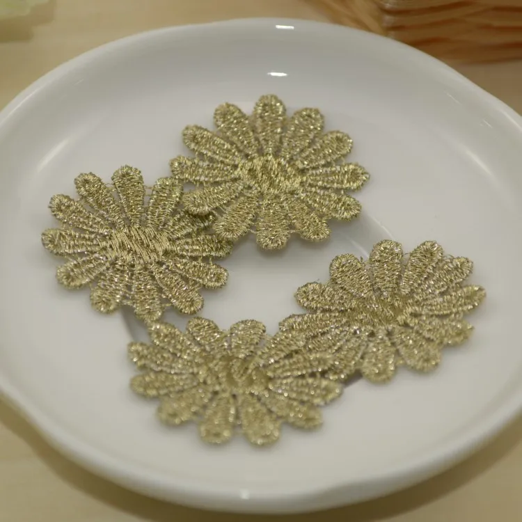 

100pcs/lot Golden Floral Applique Diy Gold Silver Flower Embroidery Fabric Appliques Sew On Patches Water Soluble Lace Trim