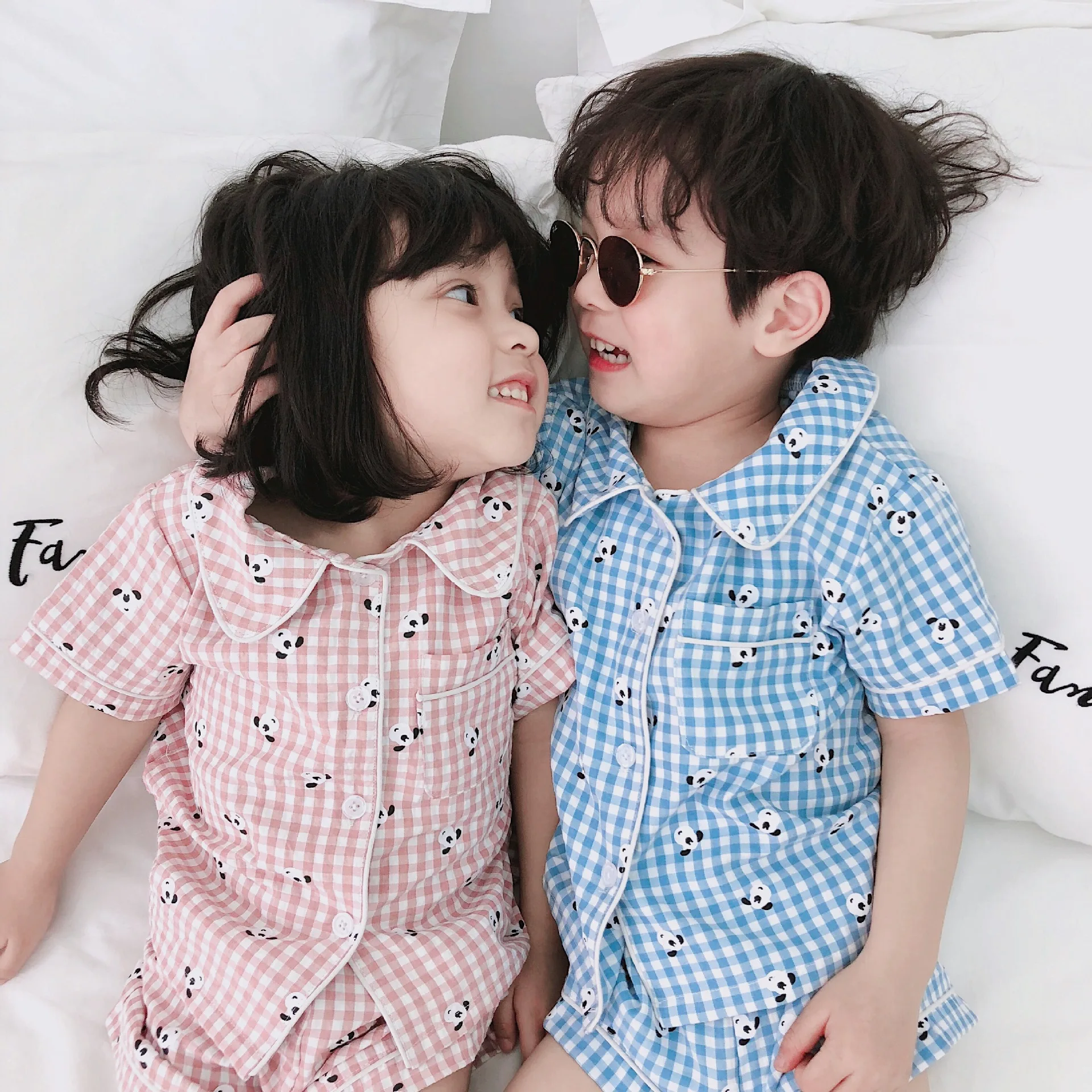 2019 Summer kids pure cotton dog printed pajama set boys and girls short sleeve shirt + shorts 2pcs suits leisure wear
2019 Summer kids pure cotton dog printed pajama set boys and girls short sleeve shirt + shorts 2pcs suits leisure wear