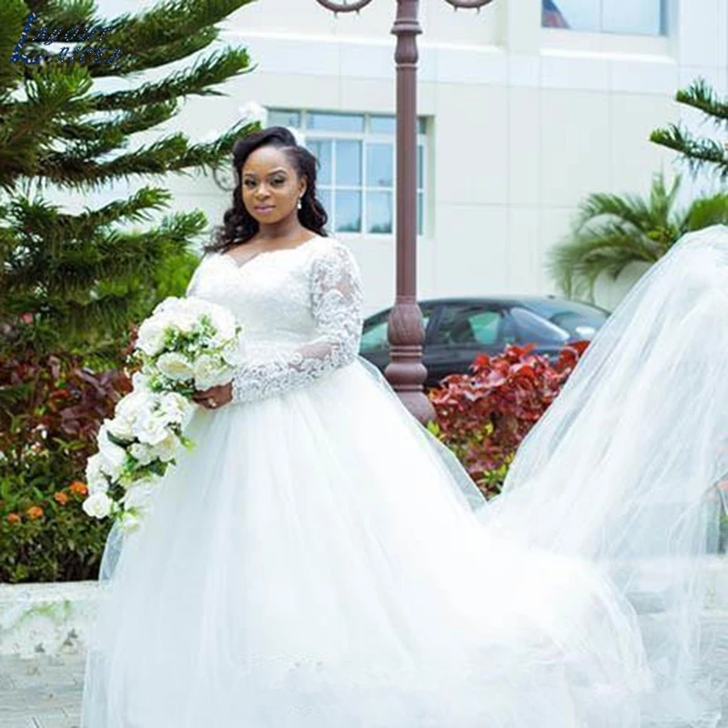 SHJ380 Plus Size Wedding Dress 2019 Lace Applique Ball Gown Sweetheart Long Sleeves Arabic Court Train Bridal Gown
SHJ380 Plus Size Wedding Dress 2019 Lace Applique Ball Gown Sweetheart Long Sleeves Arabic Court Train Bridal Gown