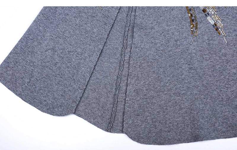 معطف شتوي محاك بالعباءه من الكشمير برسم طير النسر مطرز يدويا مطرز بالترتر للنساء معطف باكمام جديد كولكشن شتوي تريند معطف شتوي محاك بالعباءه من الكشمير برسم طير النسر مطرز يدويا مطرز بالترتر للنساء معطف باكمام جديد كولكشن شتوي تريند