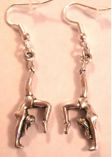 Hot 50 Pair Wholesale Fashion Jewelry Vintage Silver Cute Gymnast Charms Pendants Dangle Earrings For Womens Free Shipping A953
Hot 50 Pair Wholesale Fashion Jewelry Vintage Silver Cute Gymnast Charms Pendants Dangle Earrings For Womens Free Shipping A953