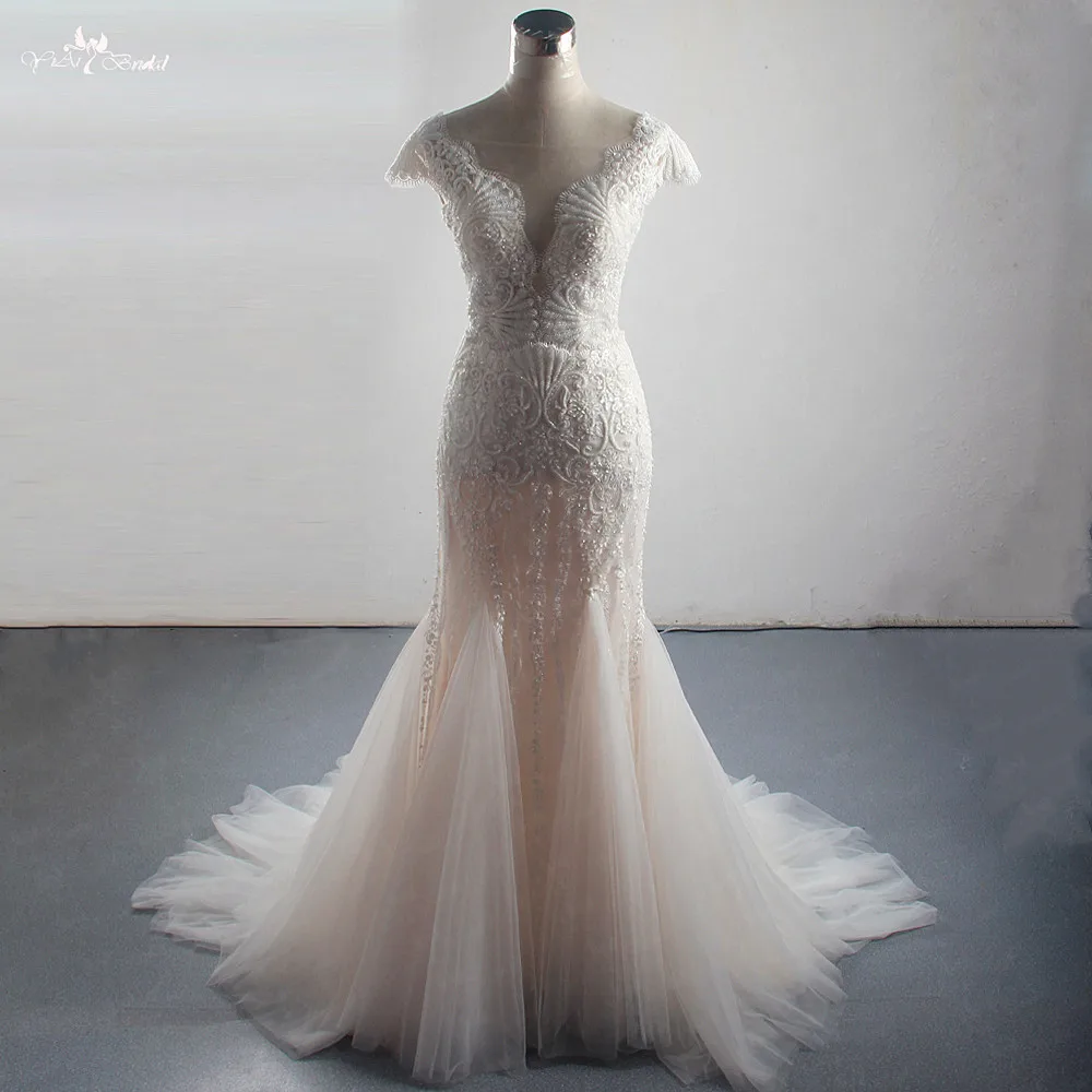 LZ310 Luxury Beading Wedding Dress Sexy Side Split Mermaid Dress Glittering Crystal Pearls Sleeveless Tassel Bridal Dress
LZ310 Luxury Beading Wedding Dress Sexy Side Split Mermaid Dress Glittering Crystal Pearls Sleeveless Tassel Bridal Dress