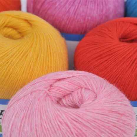 Hot 5 balls/lot 250g natural soft scarf Wool cotton yarn thin yarn wholesale thread
Hot 5 balls/lot 250g natural soft scarf Wool cotton yarn thin yarn wholesale thread