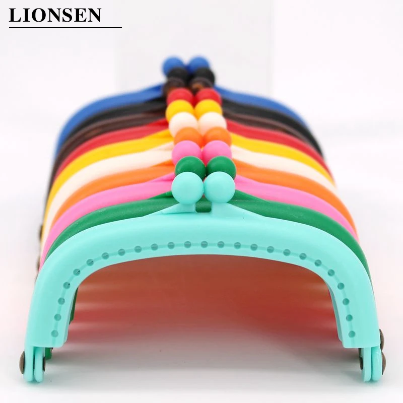 LIONSEN 8.5cm Arc Plastic Purse Frame Handle for Clutch Bag Handbag Accessories Making Kiss Clasp Lock 10 colors
LIONSEN 8.5cm Arc Plastic Purse Frame Handle for Clutch Bag Handbag Accessories Making Kiss Clasp Lock 10 colors