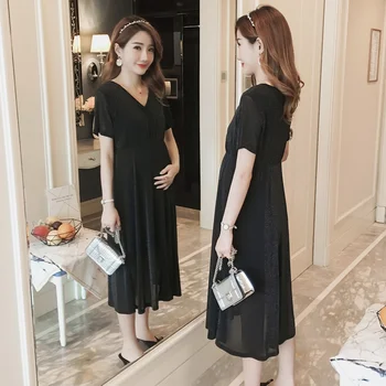 Pregnant women summer new Korean version of the V-neck can be breast-feeding bright silk dress waist slimming pregnant skirt
Pregnant women summer new Korean version of the V-neck can be breast-feeding bright silk dress waist slimming pregnant skirt