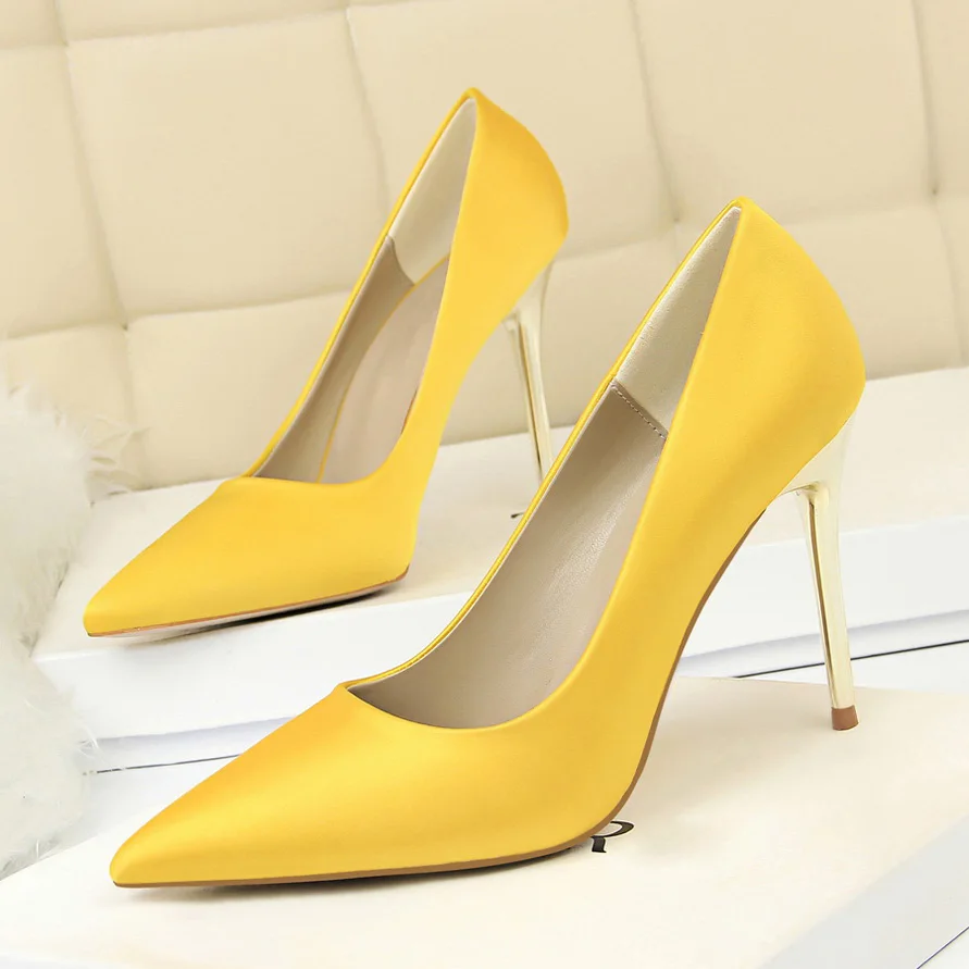 2018 Plus Size 43 Women 10cm High Heels Lady Sexy Glitter Scarpins Satin Pumps Female Stiletto Wedding Bridal Yellow Silk Shoes
2018 Plus Size 43 Women 10cm High Heels Lady Sexy Glitter Scarpins Satin Pumps Female Stiletto Wedding Bridal Yellow Silk Shoes