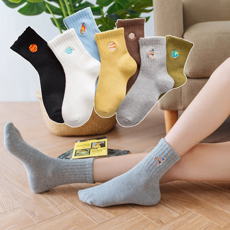Women cotton embroidered socks fashion Japanese cartoon spaceship space design socks female unisex couple Spring summer socks
Women cotton embroidered socks fashion Japanese cartoon spaceship space design socks female unisex couple Spring summer socks