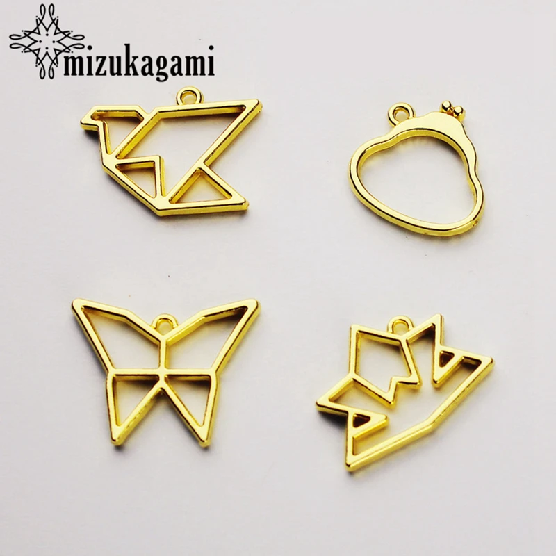 20pcs/lot UV Resin Zinc Alloy Golden Metal Cartoon Origami Frame Pendant Gold Charm Bezel Setting Cabochon Setting
20pcs/lot UV Resin Zinc Alloy Golden Metal Cartoon Origami Frame Pendant Gold Charm Bezel Setting Cabochon Setting