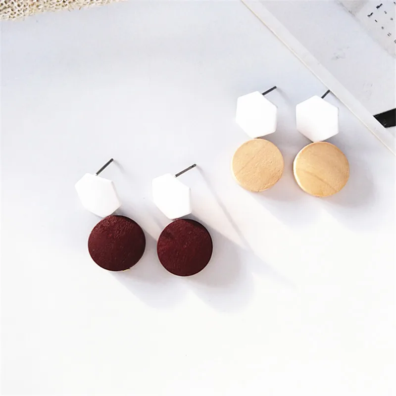 Simple retro earrings geometric round wooden earrings polygonal earrings fashionable ladies refined earrings wholesale
Simple retro earrings geometric round wooden earrings polygonal earrings fashionable ladies refined earrings wholesale