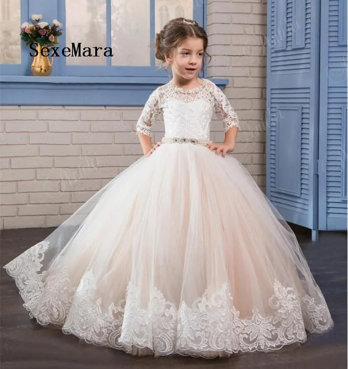 2018 Puffy Tulle Ball Gown Flower Girls Dresses For Weddings Lace Beaded Pearls Sash Birthday Party Dress Communion Gown
2018 Puffy Tulle Ball Gown Flower Girls Dresses For Weddings Lace Beaded Pearls Sash Birthday Party Dress Communion Gown