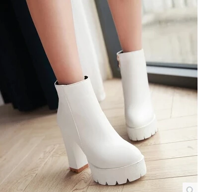 2017Fall and Winter British fashion boots with short female high-heeled Martin round waterproof boots
2017Fall and Winter British fashion boots with short female high-heeled Martin round waterproof boots