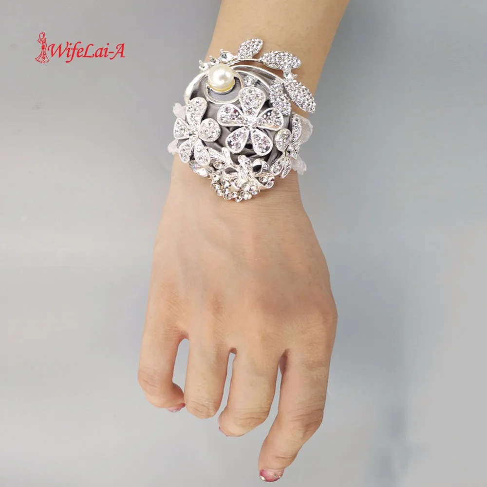 Hand Corsage Pearl Bracelet jeweled crystal bling wedding bracelets Wrist corsage Brooch Flower wrist corsage W0888
Hand Corsage Pearl Bracelet jeweled crystal bling wedding bracelets Wrist corsage Brooch Flower wrist corsage W0888