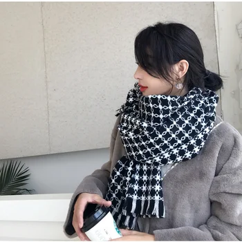 2018 Autumn Winter New Scarf Black and White Houndstooth Tassel Cashmere Scarf Couple Long Warm Scarf Shawl Ladies Pashmina
2018 Autumn Winter New Scarf Black and White Houndstooth Tassel Cashmere Scarf Couple Long Warm Scarf Shawl Ladies Pashmina