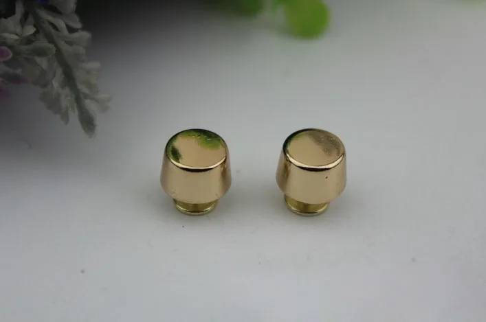 20pcs/lot Pale golden diy bag accessories bucket pin metal screws at the bottom of the handbag shackles
20pcs/lot Pale golden diy bag accessories bucket pin metal screws at the bottom of the handbag shackles