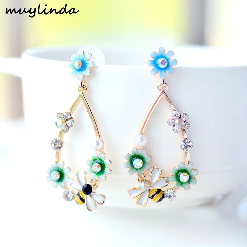 Enamel Charm Bee Flowers Drop Earrings Trendy Women Costume Jewelry Brincos Orecchini Earrings Fashion Girls Dated Earring
Enamel Charm Bee Flowers Drop Earrings Trendy Women Costume Jewelry Brincos Orecchini Earrings Fashion Girls Dated Earring