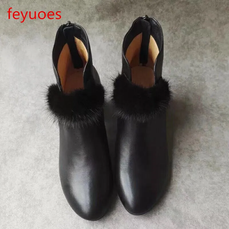 2018 women's new leather boots Chelsea England flat with thick Bullock short boots women's boots with Martin boots
2018 women's new leather boots Chelsea England flat with thick Bullock short boots women's boots with Martin boots