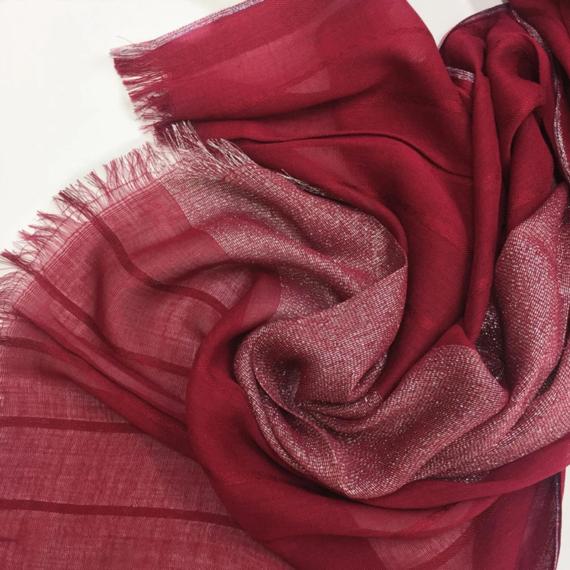 Ethnic Oversize Gold Thread Crinkle Cotton Hijab Scarf Women Scarves Tassel Shawl Shining Soft Silver Wire Muslim Head Scarf
Ethnic Oversize Gold Thread Crinkle Cotton Hijab Scarf Women Scarves Tassel Shawl Shining Soft Silver Wire Muslim Head Scarf
