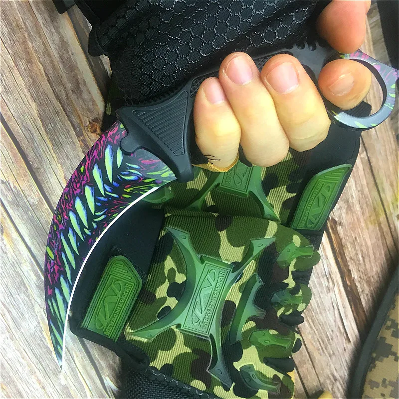The PEGASI csgo7.5 "green ghost design fashion claw knife delivers scabbard and neck rope for easy carrying tactical claw knife
The PEGASI csgo7.5 "green ghost design fashion claw knife delivers scabbard and neck rope for easy carrying tactical claw knife