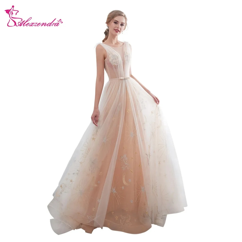 Alexzendra Stock Dress Champagne Tulle Backless Illusion Sexy Wedding Dress Bridal Dresses Plus Size Vestido De Noiva
Alexzendra Stock Dress Champagne Tulle Backless Illusion Sexy Wedding Dress Bridal Dresses Plus Size Vestido De Noiva