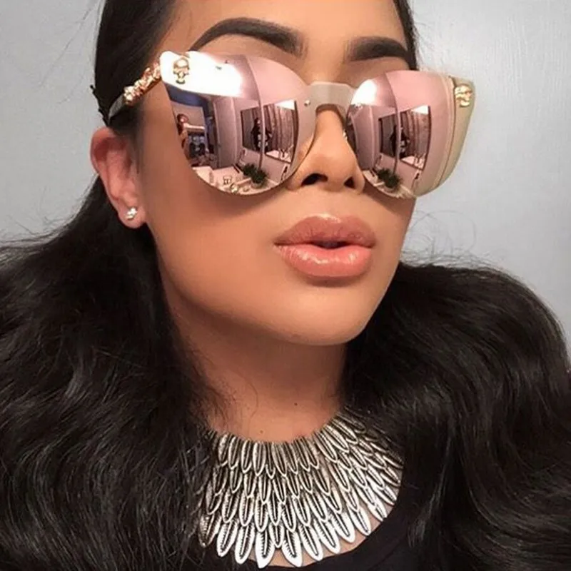 Trendy Ladies Cool Gothic Sunglasses Crystal Skull Steampunk Sunglasses High Quality Rhinestone Women Men Punk Retro Shades
Trendy Ladies Cool Gothic Sunglasses Crystal Skull Steampunk Sunglasses High Quality Rhinestone Women Men Punk Retro Shades