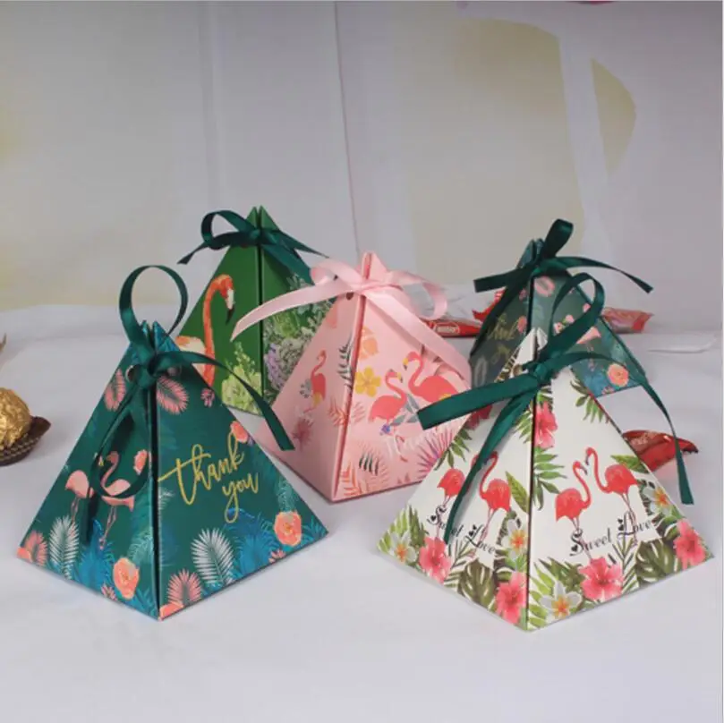 50pcs/lot Pyramid Style Flamingo Theme Wedding Favour Boxes Sweet Party Favor Candy Boxes with Ribbon Gift Candy Boxes
50pcs/lot Pyramid Style Flamingo Theme Wedding Favour Boxes Sweet Party Favor Candy Boxes with Ribbon Gift Candy Boxes