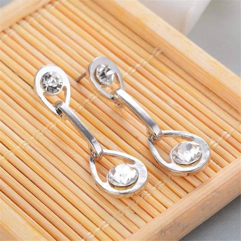 2019 Silver Color Water Drop Geometric Earrings For Women Luxury Wedding Rhinestone Crystal Earring High Quality Jewelry
2019 Silver Color Water Drop Geometric Earrings For Women Luxury Wedding Rhinestone Crystal Earring High Quality Jewelry