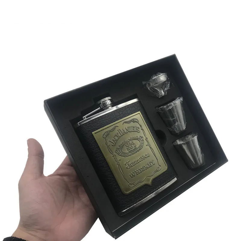 

New bpa free 8oz Moscow whisky flagon cccp Stainless steel alcohol Vodka hip flask SET with pu leather wrapping black gift box