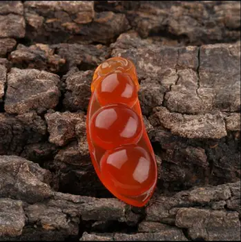 Natural authentic red agate chalcedony four seasons bean pendant jade puddle jade pendant
Natural authentic red agate chalcedony four seasons bean pendant jade puddle jade pendant