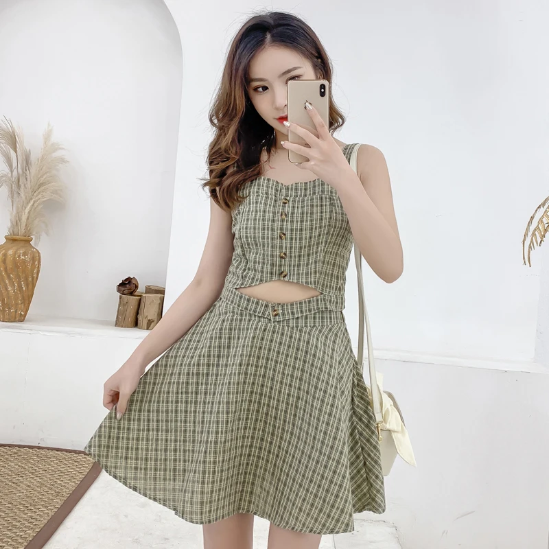 2019 New French Suit Women's Summer Plaid Single-breasted Sling Top + High Waist Slimming Skirt Dress Two-piece Set
2019 New French Suit Women's Summer Plaid Single-breasted Sling Top + High Waist Slimming Skirt Dress Two-piece Set