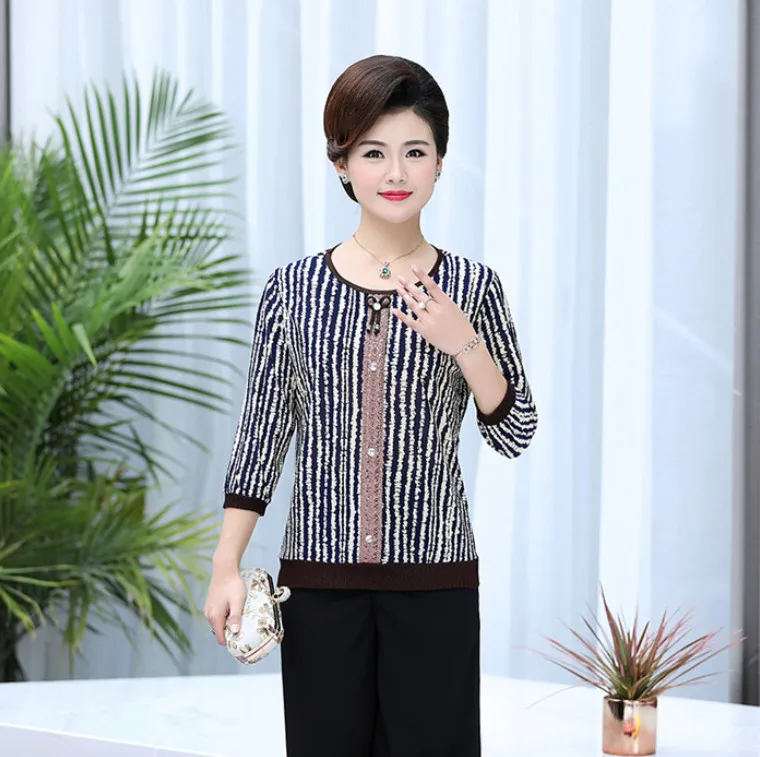 2020 summer new middle age mother t-shirts o-neck printed three quarter sleeve tops large size women pullovers bottoming shirt
2020 summer new middle age mother t-shirts o-neck printed three quarter sleeve tops large size women pullovers bottoming shirt