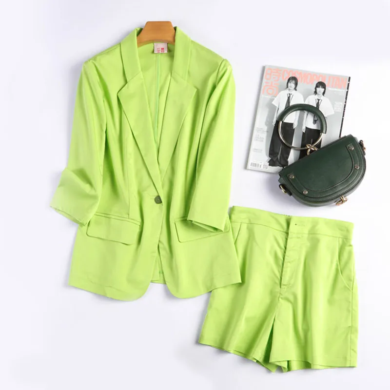 Spring and summer star OL commuter slim cotton and linen small suit jacket high waist shorts fashion suit female
Spring and summer star OL commuter slim cotton and linen small suit jacket high waist shorts fashion suit female