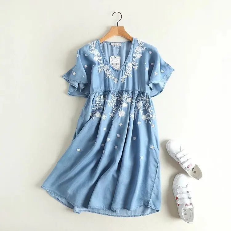 2018 new arrival women Tencel denim dresses Embroidery v-neck short sleeves dress cotton Soft Jeans High waist mini Dress
2018 new arrival women Tencel denim dresses Embroidery v-neck short sleeves dress cotton Soft Jeans High waist mini Dress