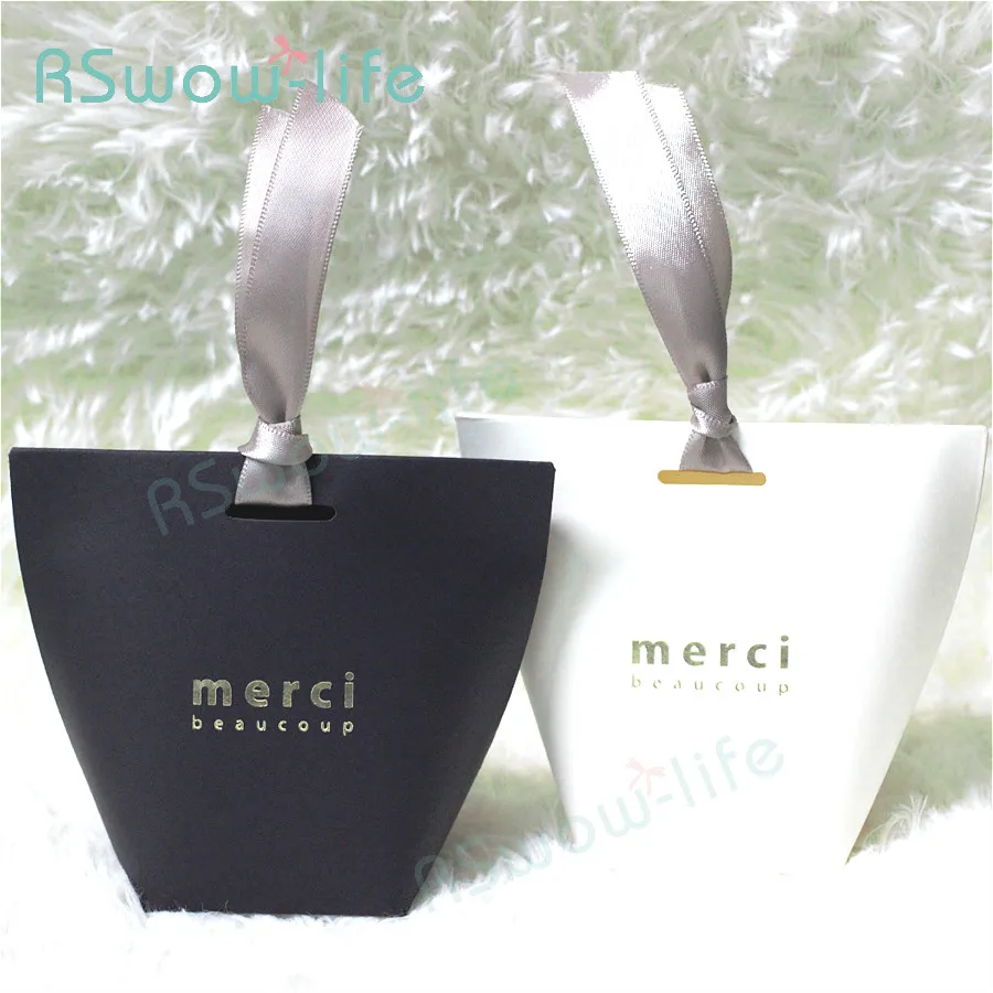 2pcs Exquisite White Cardboard Gift Box Hot Gold High-Grade Paper Folding Box Ornament Watch Necklace Gift Send Friend Lover
2pcs Exquisite White Cardboard Gift Box Hot Gold High-Grade Paper Folding Box Ornament Watch Necklace Gift Send Friend Lover