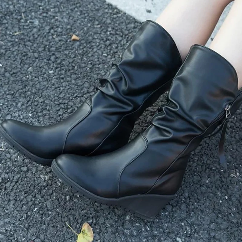 Winter boots women short plush leather mid-calf boots zipper designer leather female wedge shoes 2019 basic botas mujer
Winter boots women short plush leather mid-calf boots zipper designer leather female wedge shoes 2019 basic botas mujer