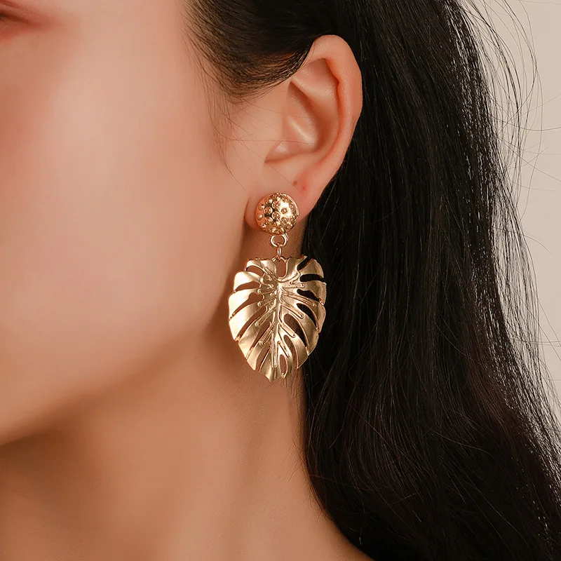 Exaggerated Bohemia Colorful Metal Hollow Double Leaves Coconut Palm Leaf Big Beach Earrings For Women Girl Large Earrings
Exaggerated Bohemia Colorful Metal Hollow Double Leaves Coconut Palm Leaf Big Beach Earrings For Women Girl Large Earrings
