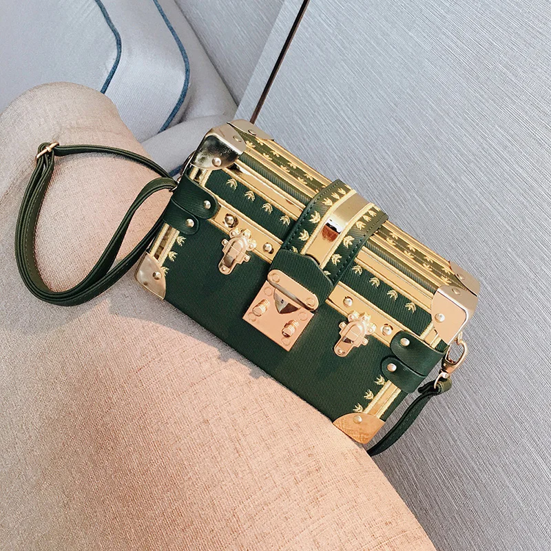 3 Color Super Luxury Brand Clutches Women Handbag Crossbody Bags Metal Rivet Famous Design Box Bag Purse Women Shoulder Bags Sac
3 Color Super Luxury Brand Clutches Women Handbag Crossbody Bags Metal Rivet Famous Design Box Bag Purse Women Shoulder Bags Sac